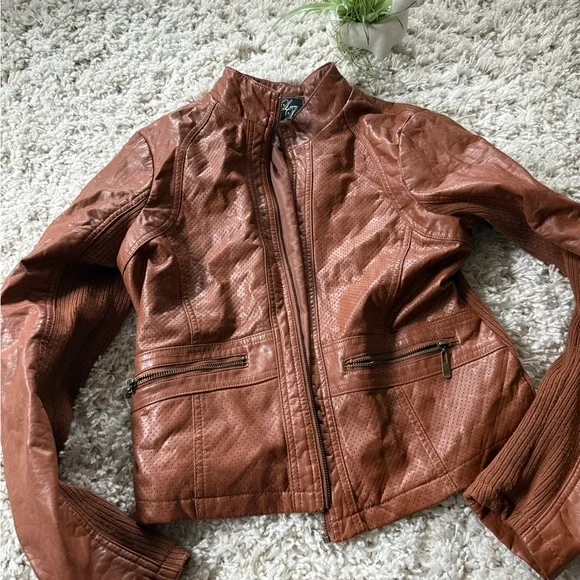 Laura Lane Brown cute fall autumn street minimalist faux leather jacket - Picture 3 of 5